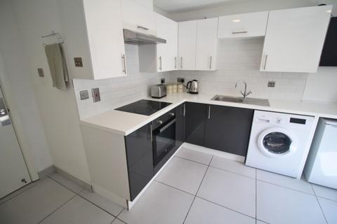 2 bedroom flat to rent, Flat 82, 205 Clarendon Road, Leeds, LS2 9DU