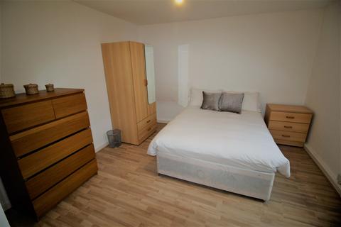 2 bedroom apartment to rent, Woodsley Road, Leeds LS2 9LZ