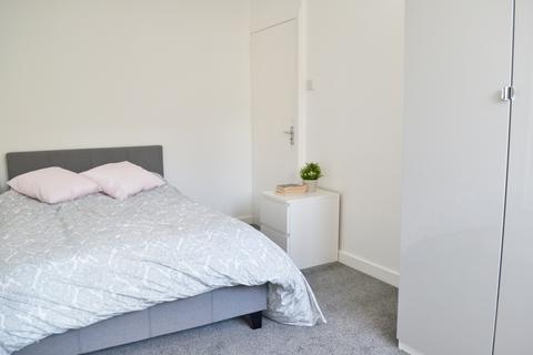 4 bedroom apartment to rent, Ebor Place, Leeds LS6 1NR