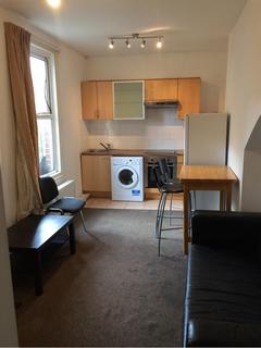 2 bedroom apartment to rent, Chestnut Avenue,  LS6 1BB