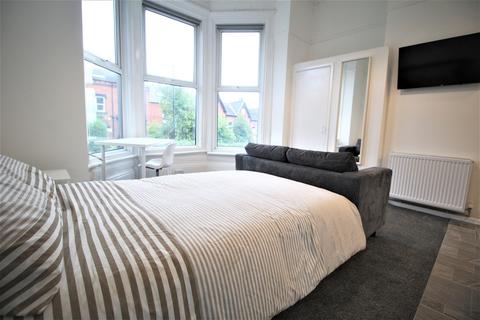 Studio to rent, 16 Kelso Road, Leeds LS2 9PR