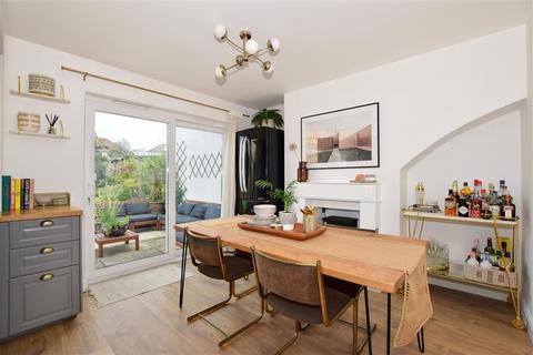 5 Knowle Avenue, Bexleyheath, DA7 5LP