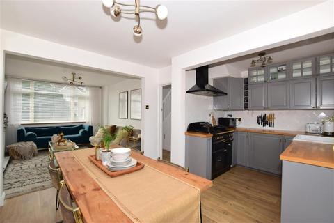 5 Knowle Avenue, Bexleyheath, DA7 5LP