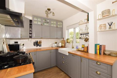 5 Knowle Avenue, Bexleyheath, DA7 5LP