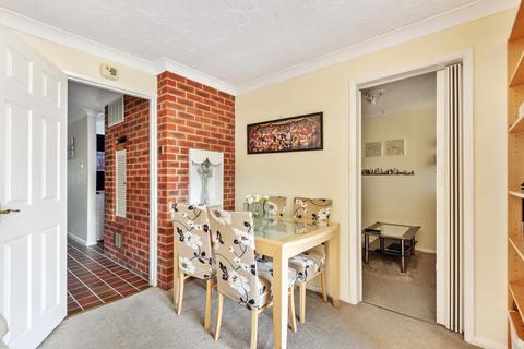 18 Anson Way, Bicester, OX26 4UH