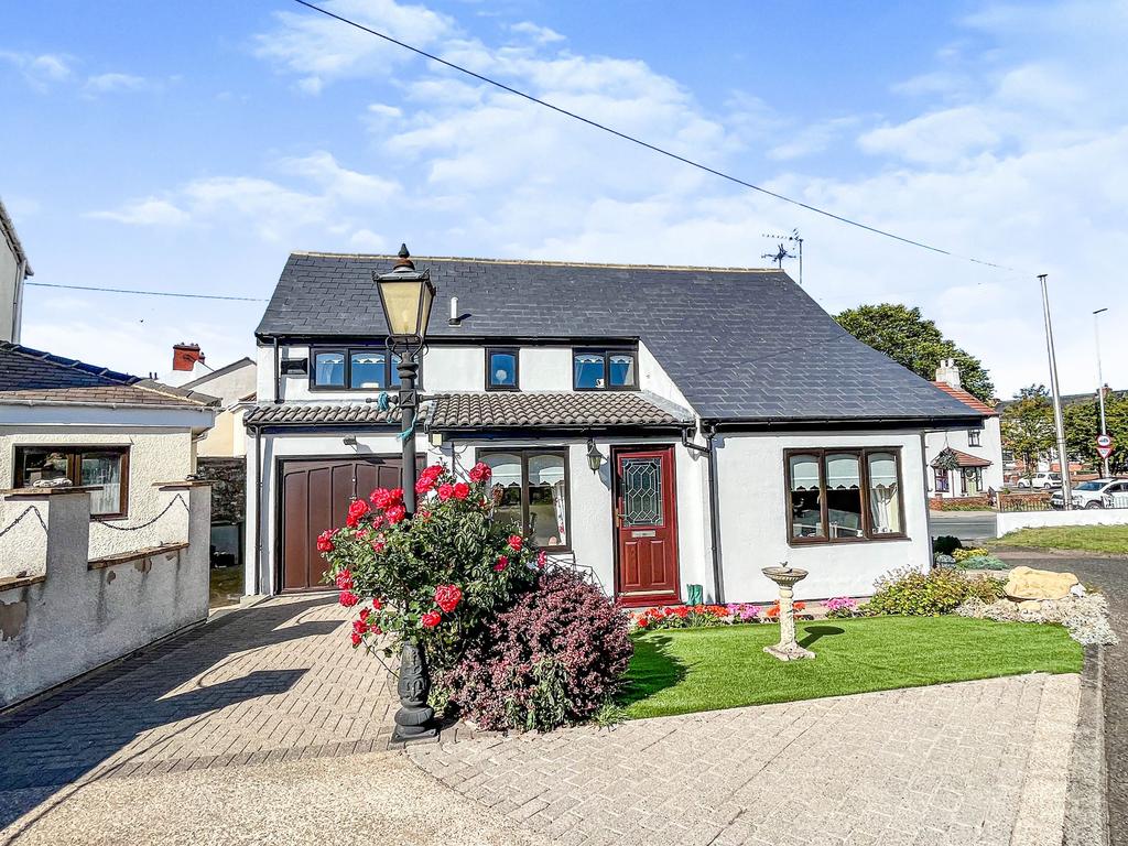 East Grange Court, Easington Village, Durham, SR8 3DG 3 bed detached