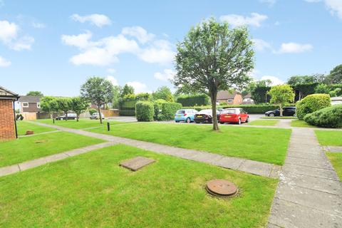 19 Derwent Close, Amersham, HP7 9PG