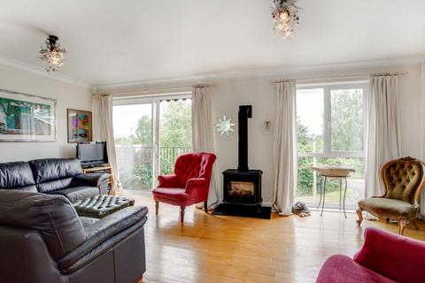 27 Highover Park, Amersham, HP7 0BP
