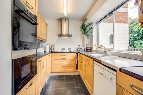 27 Highover Park, Amersham, HP7 0BP
