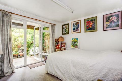 27 Highover Park, Amersham, HP7 0BP