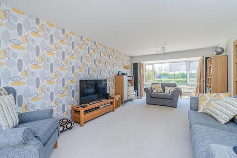 5 Cedar Grove, Amersham, HP7 9BG