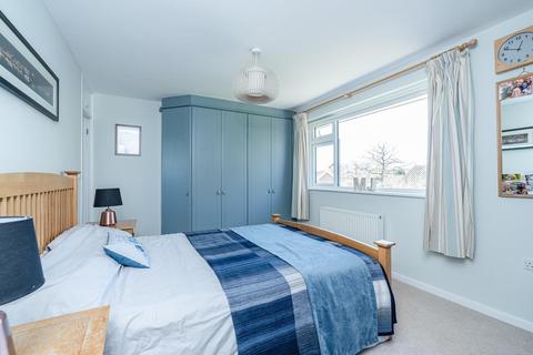 5 Cedar Grove, Amersham, HP7 9BG