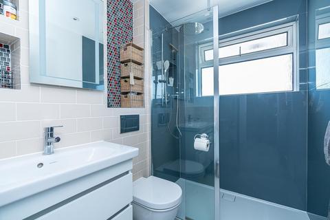 5 Cedar Grove, Amersham, HP7 9BG