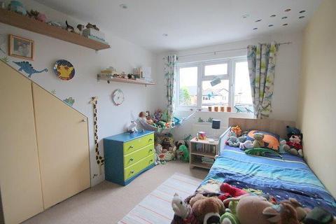 24 Tennyson Road, Ashford, TW15 2LN