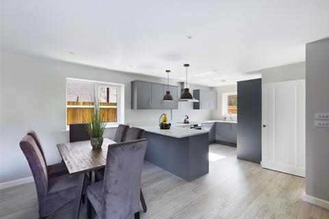 13a Elmsway, Ashford, TW15 2SH