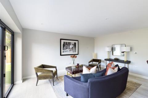 13a Elmsway, Ashford, TW15 2SH