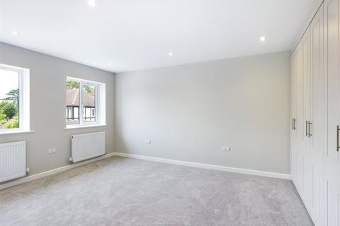 13a Elmsway, Ashford, TW15 2SH