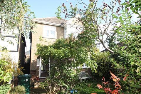 28 School Road, Ashford, TW15 2AJ