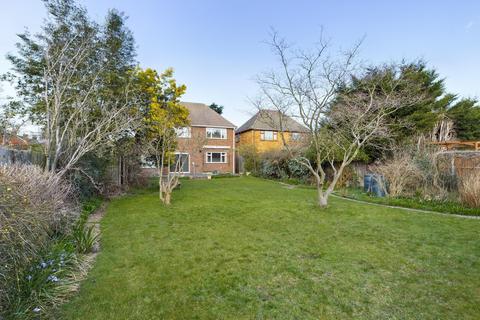Sherwood Elmsway, Ashford, TW15 2SH