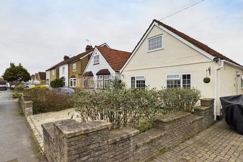26 Doris Road, Ashford, TW15 1LR