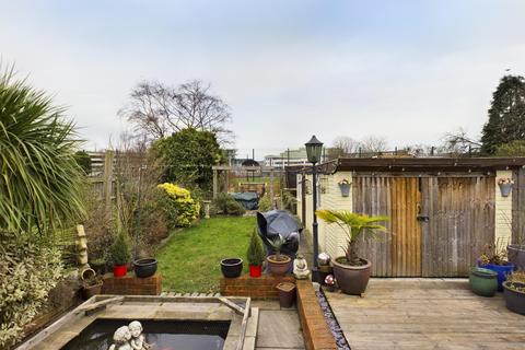 26 Doris Road, Ashford, TW15 1LR