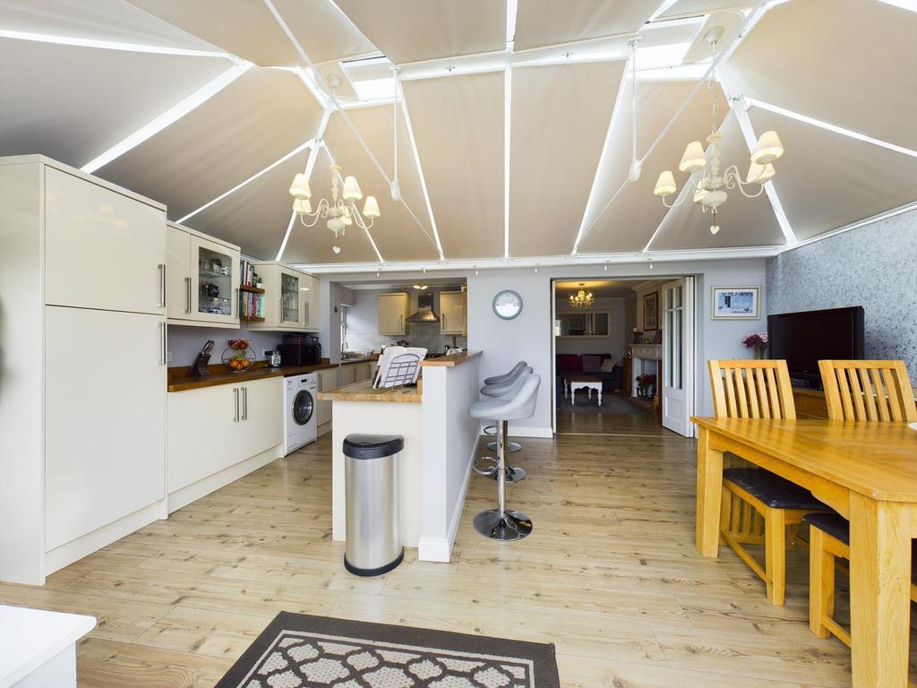 Kitchen/Breakfast Ro