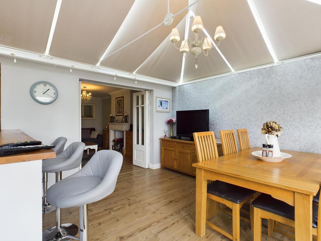 Kitchen/Breakfast Ro