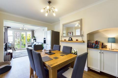14 Windsor Drive, Ashford, TW15 3JE