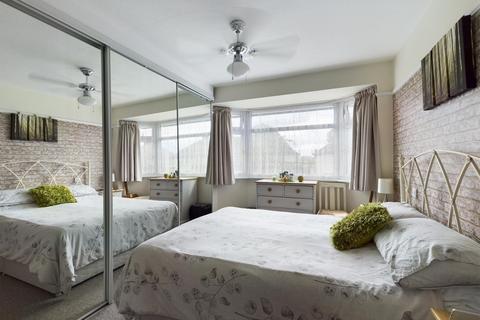 14 Windsor Drive, Ashford, TW15 3JE