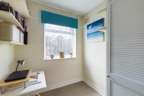 14 Windsor Drive, Ashford, TW15 3JE