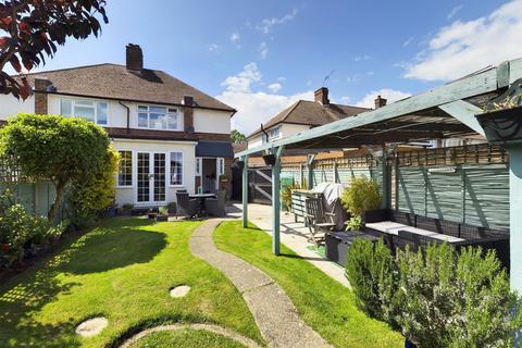 14 Windsor Drive, Ashford, TW15 3JE