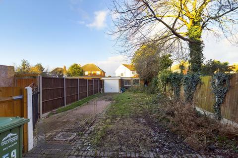 59 Glenfield Road, Ashford, TW15 1JJ