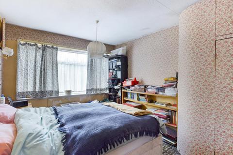 100 Oaks Road, Stanwell, Staines-upon-thames, TW19 7LB