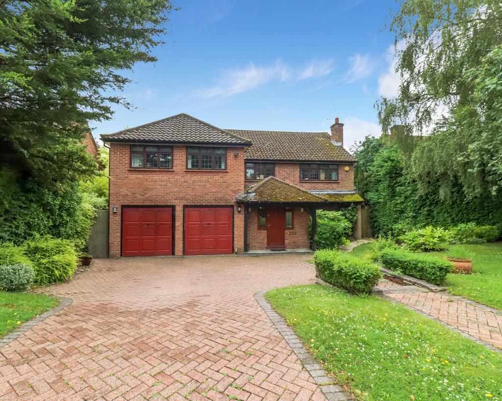 Tilsworth Road, Beaconsfield... 6 bed detached house £1,450,000