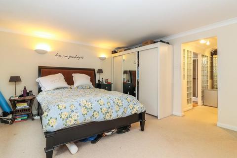 17 Tilsworth Road, Beaconsfield, HP9 1TR