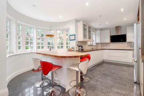6 bedroom detached house for sale - Priests Paddock, Knotty Green, Beaconsfield, Buckinghamshire, HP9