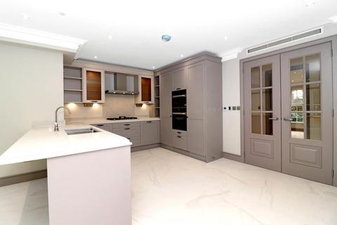 4, Milton Court, 96 Gregories Road, Beaconsfield, HP9 1HL