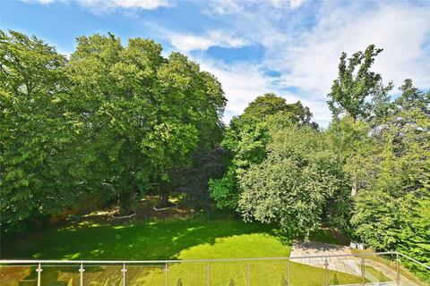 4, Milton Court, 96 Gregories Road, Beaconsfield, HP9 1HL