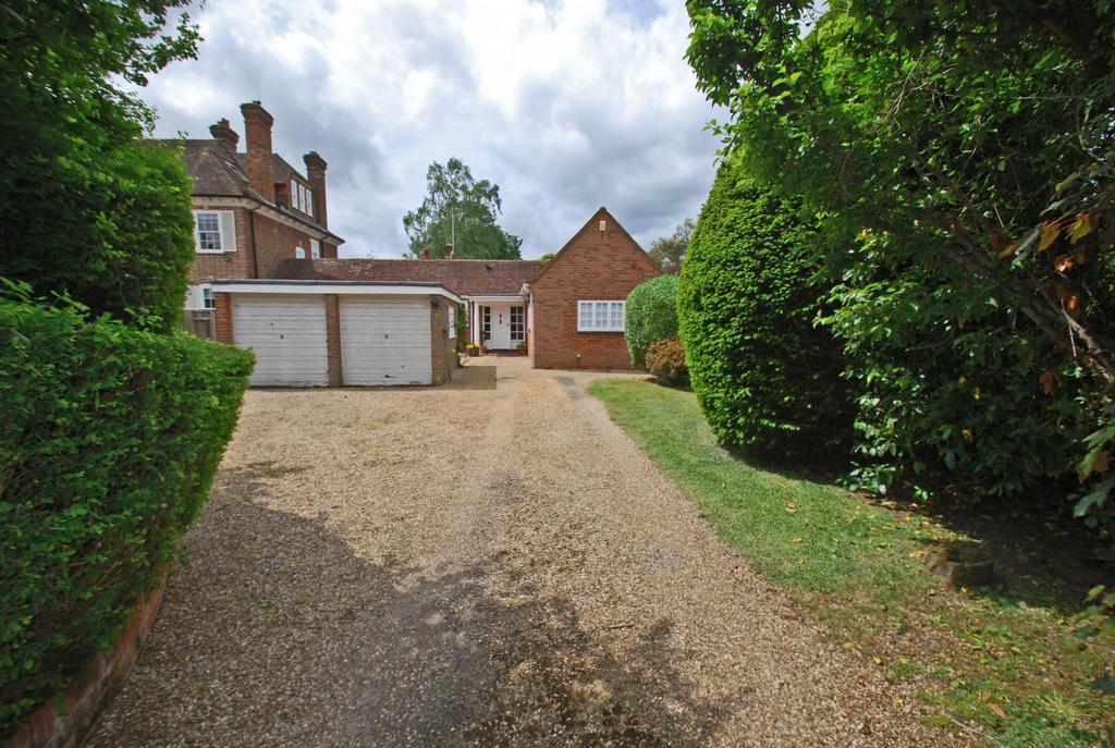 Sandelswood End, Beaconsfield... 4 bed bungalow for sale £1,225,000