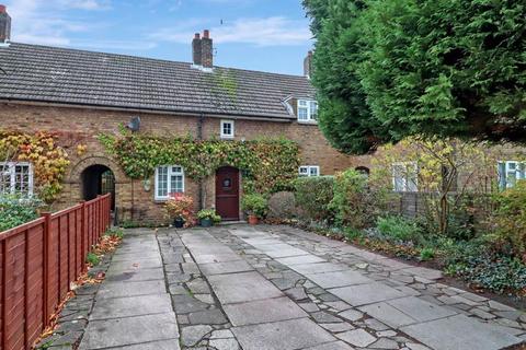 24 Malthouse Square, Beaconsfield, HP9 2LD