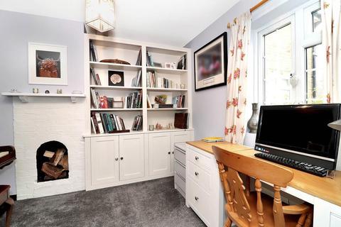 24 Malthouse Square, Beaconsfield, HP9 2LD