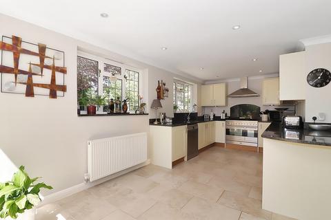 31 Tilsworth Road, Beaconsfield, HP9 1TR