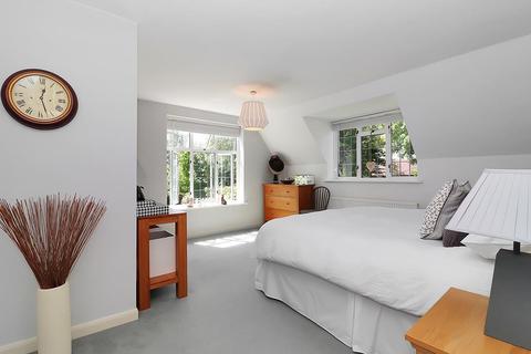 31 Tilsworth Road, Beaconsfield, HP9 1TR