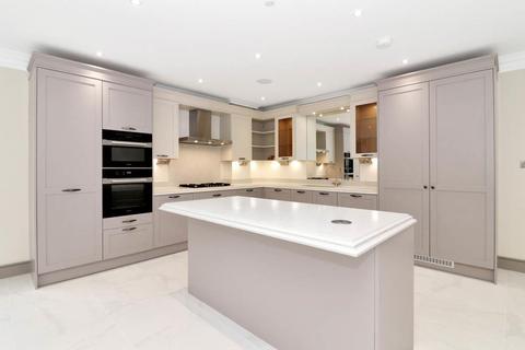 2, Milton Court, 96 Gregories Road, Beaconsfield, HP9 1HL