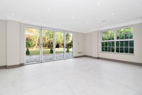 2, Milton Court, 96 Gregories Road, Beaconsfield, HP9 1HL