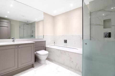 2, Milton Court, 96 Gregories Road, Beaconsfield, HP9 1HL