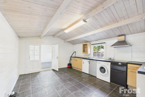 1 bedroom detached house to rent, Log Cabin @ Beeches, Oak Stubbs Lane, Dorney Reach, Berkshire, SL6