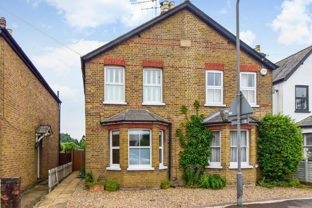 Gore Road, Burnham, Buckinghamshire, SL1 3 bed semidetached house £