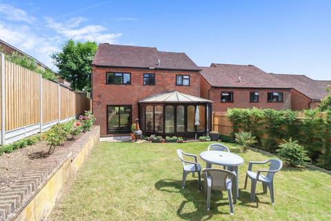 15 Bevan Hill, Chesham, HP5 2QS