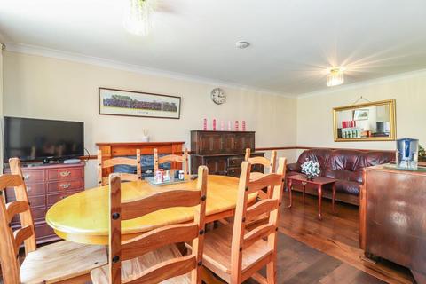 15 Bevan Hill, Chesham, HP5 2QS